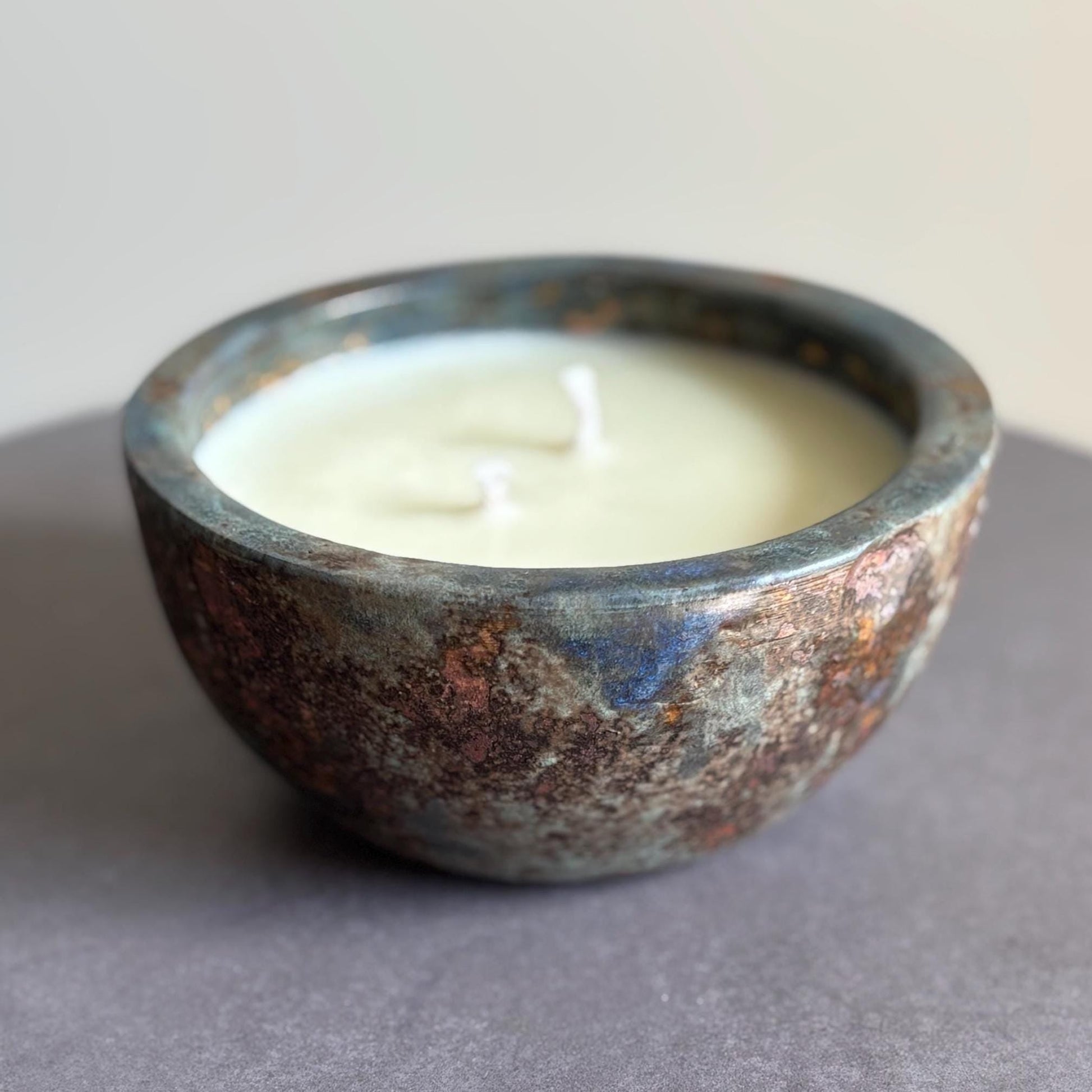 Handmade Ceramic Candle – Le Labo Lys - inspired Scent – Rustic Sage Green & Copper Glaze – Coco Soy Wax, Reusable Pottery Vessel - Vakili Art